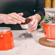 Cargar imagen en el visor de la galería, Cafetera Milano Roja para 6 tazas