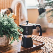 Cargar imagen en el visor de la galería, Cafetera Milano Negra para 6 tazas